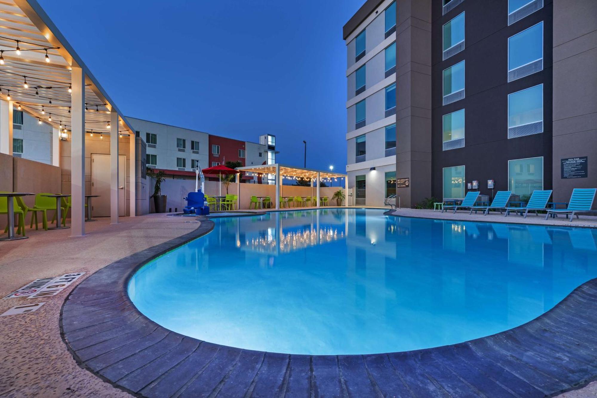 Tru By Hilton Laredo Airport Area, Tx Hotel Exterior foto